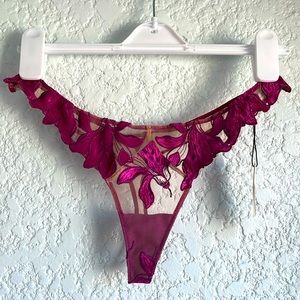 fleur du mal Magenta Lily thong panty - size 4